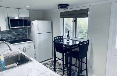 Highlands Apartment | Bunny Hollow located in Highlands NC,4 min from town & across fm the lodge.