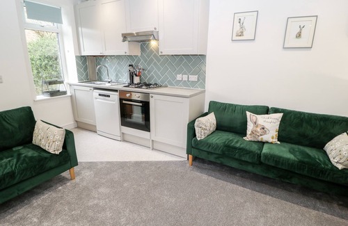 Haworth Cottage | BUNNY RABBIT COTTAGE, family friendly, with a garden in Haworth