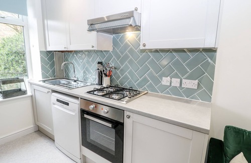 Haworth Cottage | BUNNY RABBIT COTTAGE, family friendly, with a garden in Haworth