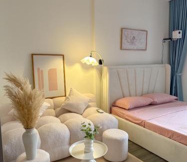 Gia Lam Apartment | Bunnys Homes - Managed by WiWi - Vinhomes Ocean Park