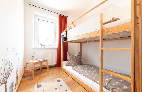 Rothenburg ob der Tauber Apartment | Bunter Hund Apartments - Zentrales Apartment, Parkplatz, Wintergarten, Kinderzimmer