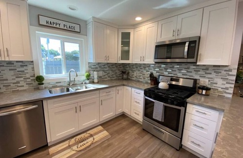 Burbank House | Burbank Luxury 2-Story Home with Amazing Views!