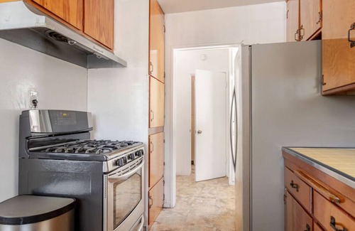 Burbank House | Burbank Starlight Hills
