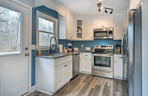 Burgaw House | Burgaw Getaway w/On-Site River Access!