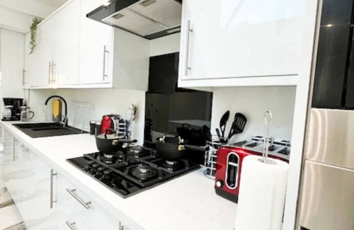 Southampton Apartment | Burgess house - Luxury and spacious 3 bedroom home in Southampton