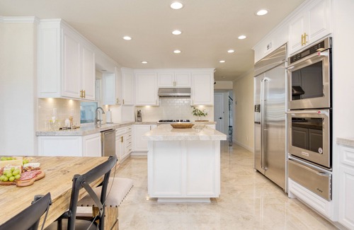 Temecula Villa | Burgundy by AvantStay | Basketball Crt, Pool, Hot Tub, Outdoor Kitchen!