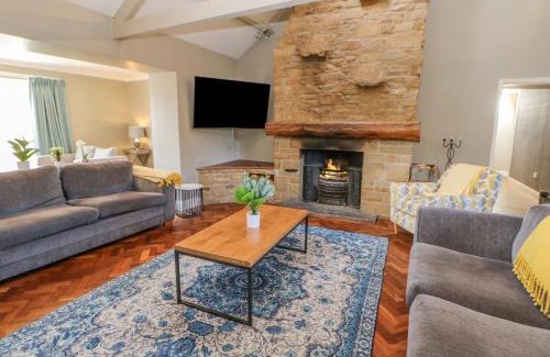 Greta Bridge House | Burns Cottage