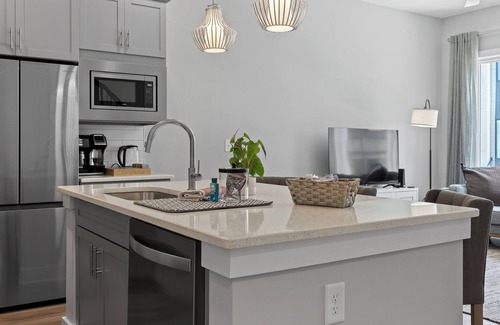 Chattanooga House | Burnside Beauty! Work or play- this is the place to stay! Near downtown, fun!