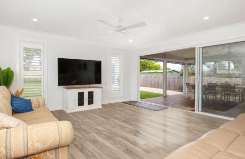 Culburra Beach House | Burra Days I Pet Friendly I 10 mins Walk to the Beach
