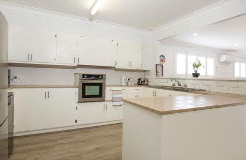 Culburra Beach House | Burra Days I Pet Friendly I 10 mins Walk to the Beach