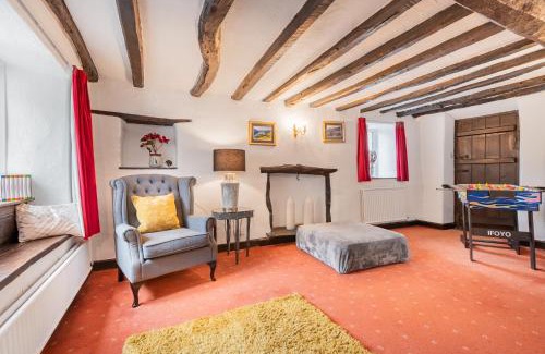 Kendal House | Burrow Cottage