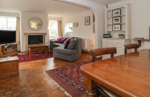 Puncknowle Cottage | BURWELL COTTAGE, pet friendly, with a garden in Puncknowle
