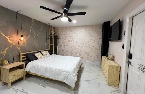 Sulphur Springs Apartment | Busch Gardens Bliss Suite-2