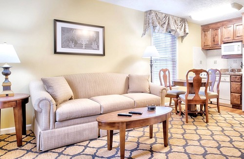 Williamsburg Apartment | Busch Gardens, Waterpark, Wyndham Patriot's
