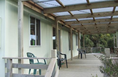 Portland West House | Bushland Retreat