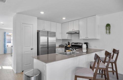 New Braunfels House | Business Haven in New Braunfels with 5 Beds