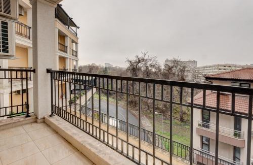 G.K. Bratya Miladinovi Apartment | Business Studio Zia 2- in Lazur