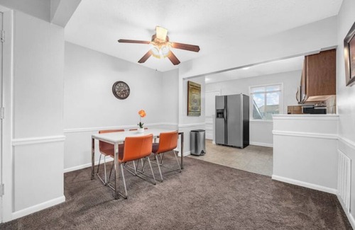 Lake St Louis Condo | Business-Traveler Friendly 2-bedroom condo in fantastic Lake Saint Louis
