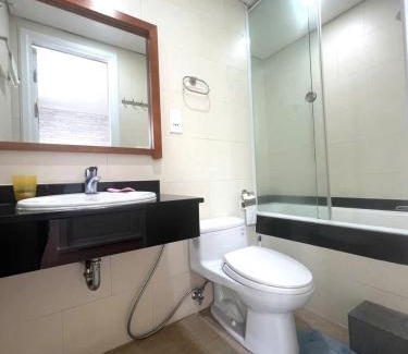 Ben Nghe Apartment | Bustling stay in the center of JapanTown/7eleven/pub
