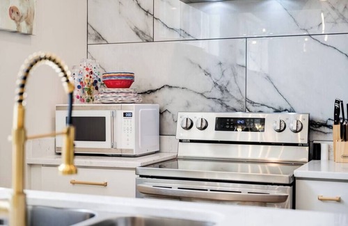 Butchertown House | Butchertown! New Modern Long Term 2Br/1BA Apt 1 Fl