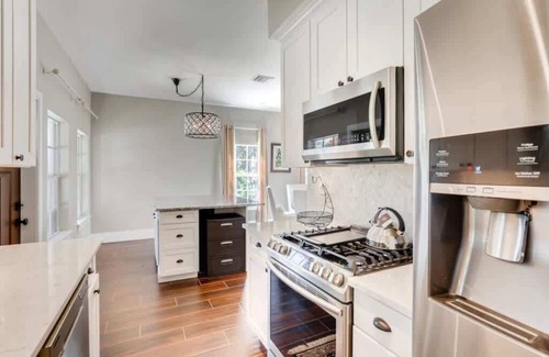 Grandview Heights House | Buttercup - Charming Home on Quiet Street Near the Convention Center