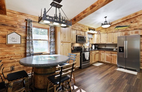 Great Cacapon Cabin | Butterfly Ridge - Weekend Getaway - Quiet Retreat