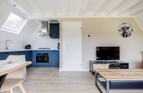Zwiggelte House | Buzzerd I Nordic Home with Relaxing Garden