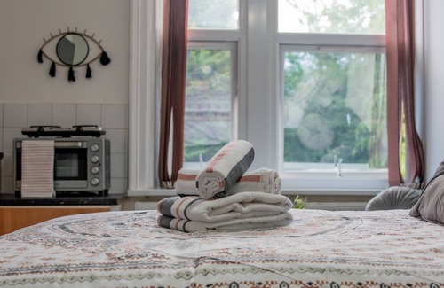 Bradford Apartment | BV Comfy Budget Studio