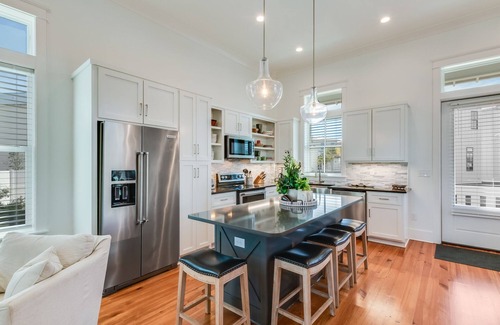 Orange Beach Cottage | BVR 56 - The Peninsula by Liquid Life