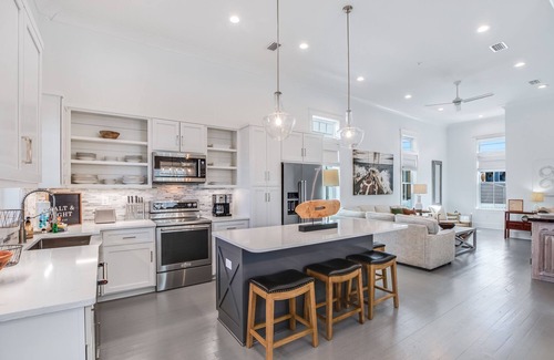 Orange Beach Cottage | BVR 68 - Out of the Woods by Liquid Life