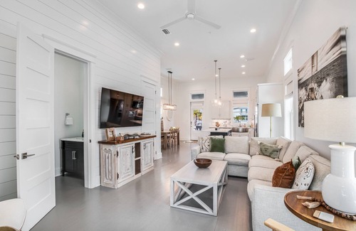 Orange Beach Cottage | BVR 68 - Out of the Woods by Liquid Life