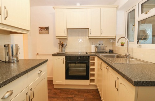 Edern Cottage | BWTHYN CERRIG MAN (PEBBLE COTTAGE), family friendly in Morfa Nefyn