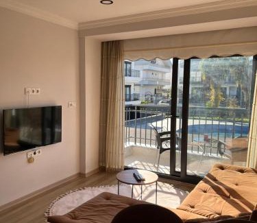 Side Apartment | By Lotus Side - Comfortable Luxury Apartment with Pool