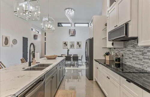 Hurricane House | By Sand Hollow Rooftop Patio & Private Hot Tub