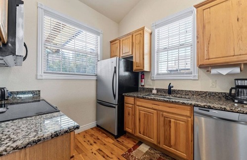 Indian Point Condo | By Silver Dollar City! Walk In Unit! Walk to Lake!