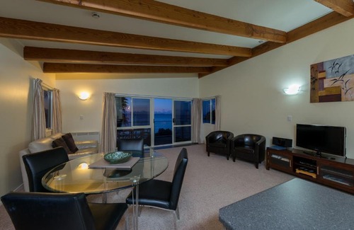 Coopers Beach Apartment | By the Bay Beachfront Apartments