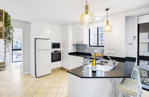 Coolum Beach Apartment | By The Beach - Clubb Coolum Beachside Resort