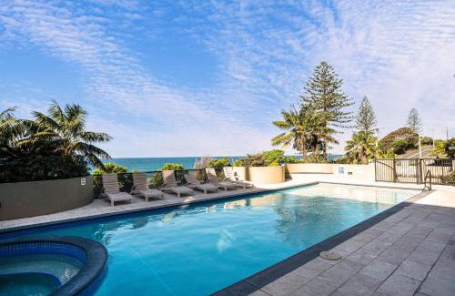 Coolum Beach Apartment | By The Beach - Clubb Coolum Beachside Resort