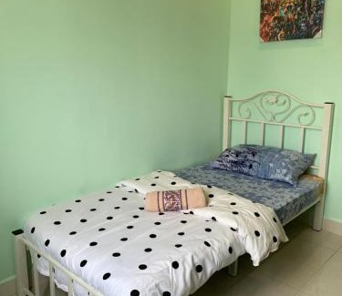 Kampung Tanjung Kapur Apartment | By The Beach Homestay Kuala Terengganu with Swimming Pool, KTCC Mall, Mayang Mall, Drawbridge, Pasar Payang