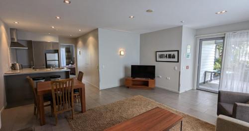 Paihia Apartment | By the Sea