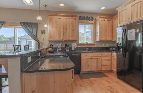 Seaside House | By The Sea-Seaside - Meredith Lodging