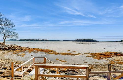 Freeport House | By the Sea