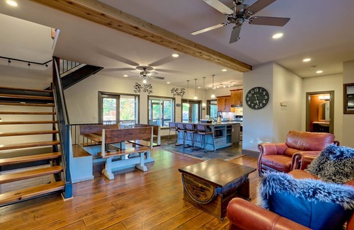 Cleveland Cabin | By The Vineyard | Family Fun | Near Helen
