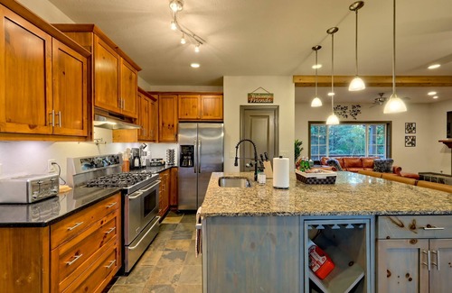 Cleveland Cabin | By The Vineyard | Family Fun | Near Helen