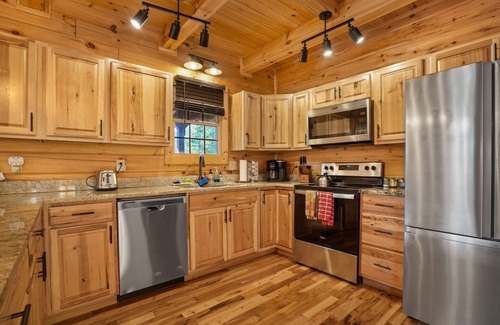 Carbon Hill Cabin | Byers Haven | Private Lodge | Hocking Hills