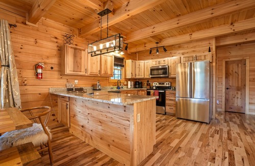 Carbon Hill Cabin | Byers Haven | Private Lodge | Hocking Hills