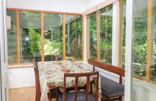 Pulborough House | Byre Cottage 4