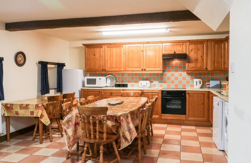 Briggswath Cottage | BYRE COTTAGE, pet friendly, character holiday cottage in Fylingthorpe