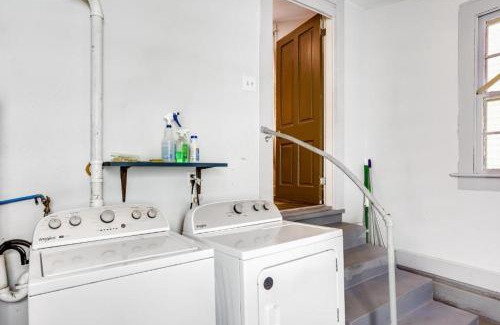 Saint Claude Apartment | Bywater Beauty Near music and Fun