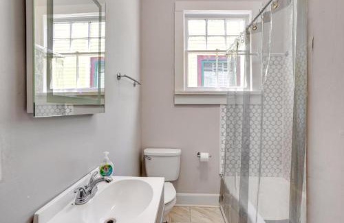 Saint Claude Apartment | Bywater Beauty Near music and Fun